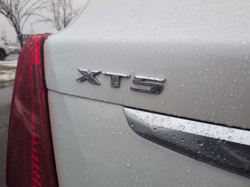 Used 2017 Cadillac XT5 Luxury image 12