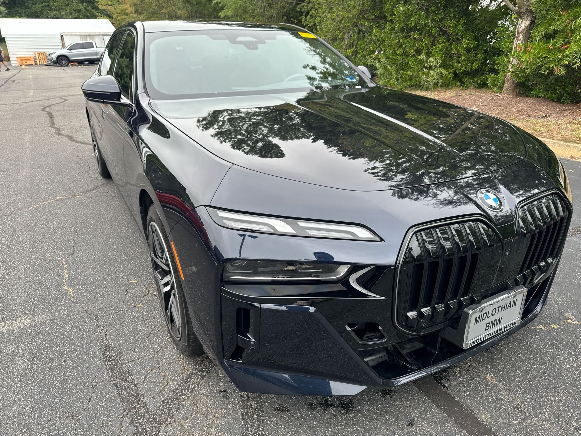Used 2026 BMW 740i xDrive w/ Premium Package AWD/4WD image 3
