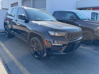 Used 2023 Jeep Grand Cherokee Limited w/ Black Appearance Package
