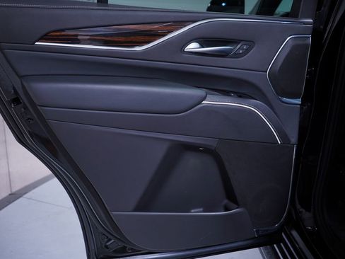 Used 2023 Cadillac Escalade Premium Luxury image 15