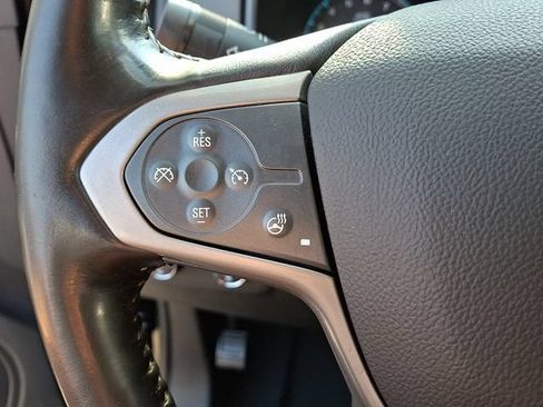 Used 2022 Chevrolet Colorado Z71 AWD/4WD image 32