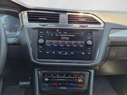 Used 2023 Volkswagen Tiguan SE FWD image 13
