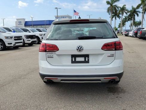 Used 2017 Volkswagen Golf Alltrack SE AWD/4WD image 5