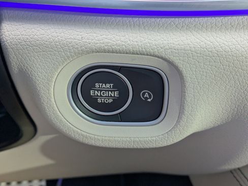 Used 2024 Mercedes-Benz GLS 450 4MATIC image 32