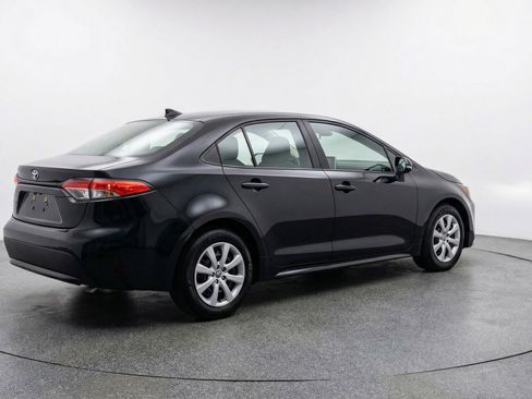 Used 2025 Toyota Corolla LE image 9