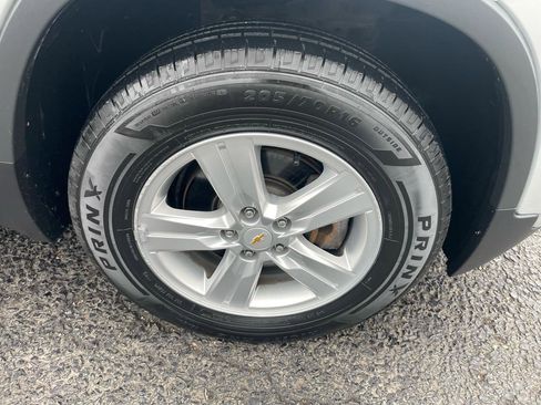 Used 2018 Chevrolet Trax LS image 12