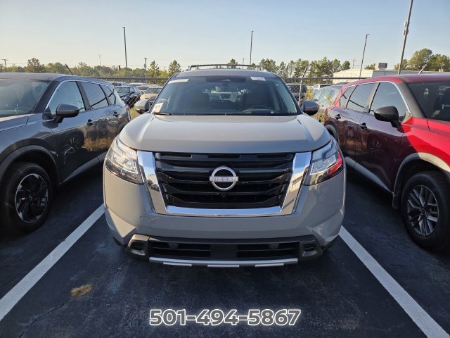 Used 2024 Nissan Pathfinder Platinum w/ Cargo Package FWD image 2
