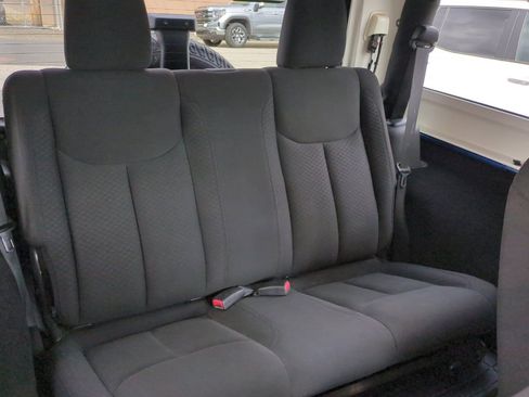 Used 2015 Jeep Wrangler Sport w/ Quick Order Package 23S AWD/4WD image 17