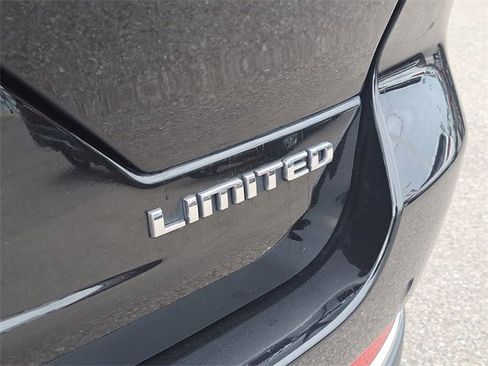 Used 2022 Jeep Grand Cherokee Limited image 11