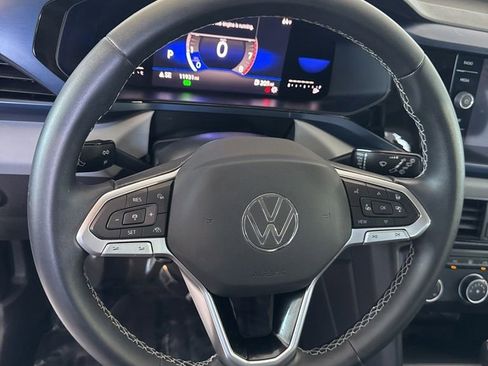 Certified 2022 Volkswagen Taos SE w/ Driver Assistance Package FWD image 12