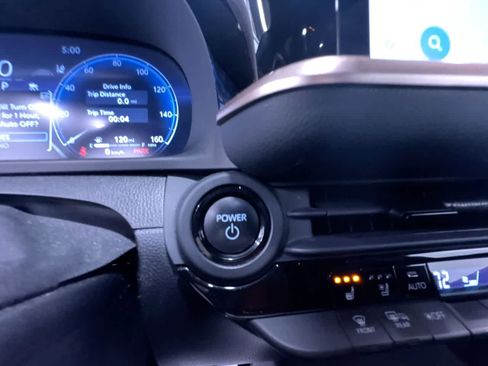 Used 2023 Toyota Crown XLE image 17