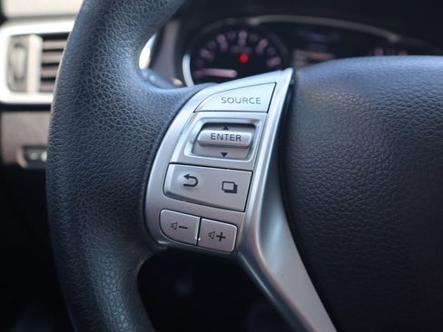 Used 2016 Nissan Rogue S image 20