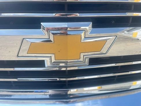 Used 2015 Chevrolet Silverado 2500 W/T w/ WT Convenience Package AWD/4WD image 2