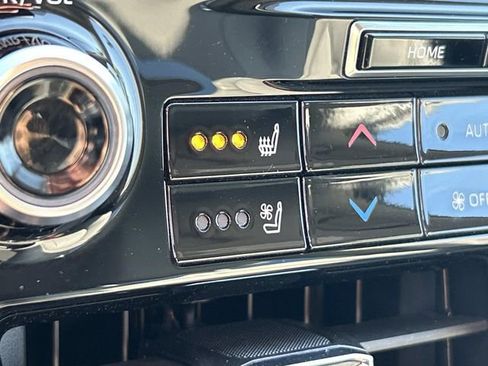 Used 2021 Toyota Highlander Limited image 29