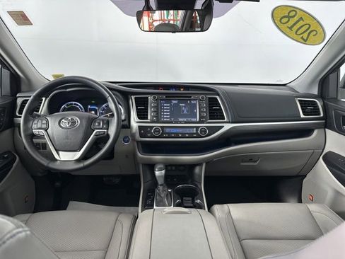 Used 2018 Toyota Highlander Limited Platinum image 11