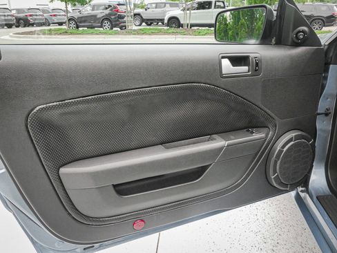 Used 2006 Ford Mustang GT Premium RWD image 14