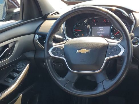 Used 2021 Chevrolet Traverse LT FWD image 31