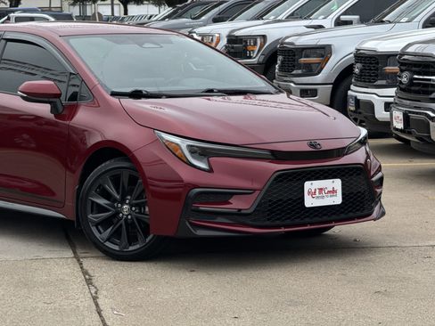 Used 2024 Toyota Corolla SE image 2