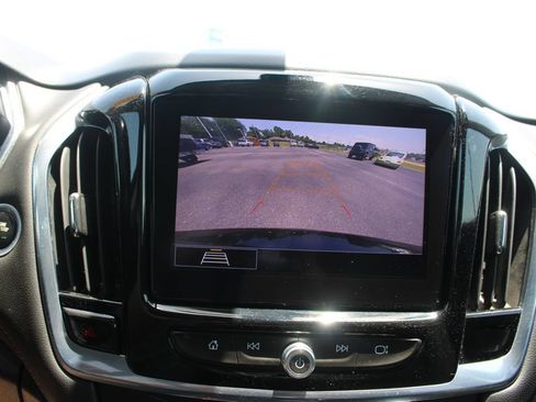 Used 2020 Chevrolet Traverse LT FWD image 56