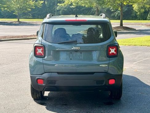 Used 2017 Jeep Renegade Latitude w/ Popular Equipment Group FWD image 6