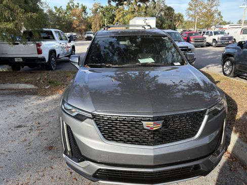 Used 2020 Cadillac XT6 Premium Luxury image 2