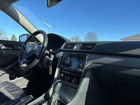 Used 2014 Volkswagen Passat 2.5 SE image 24
