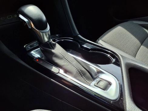 Used 2020 Buick Encore GX Select image 12