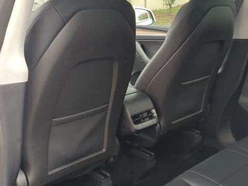 Used 2024 Tesla Model Y Performance AWD/4WD image 17