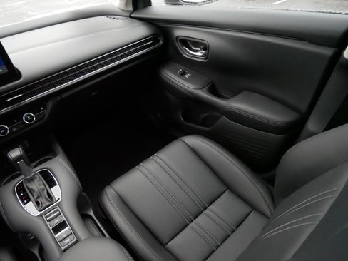 Certified 2026 Honda HR-V EX-L image 11