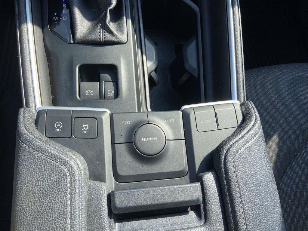 Used 2025 Toyota Grand Highlander FWD image 27