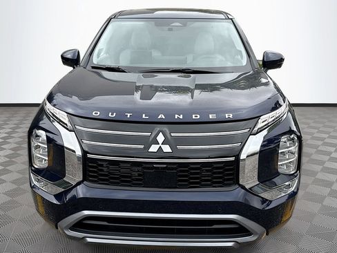 New 2026 Mitsubishi Outlander SE image 2