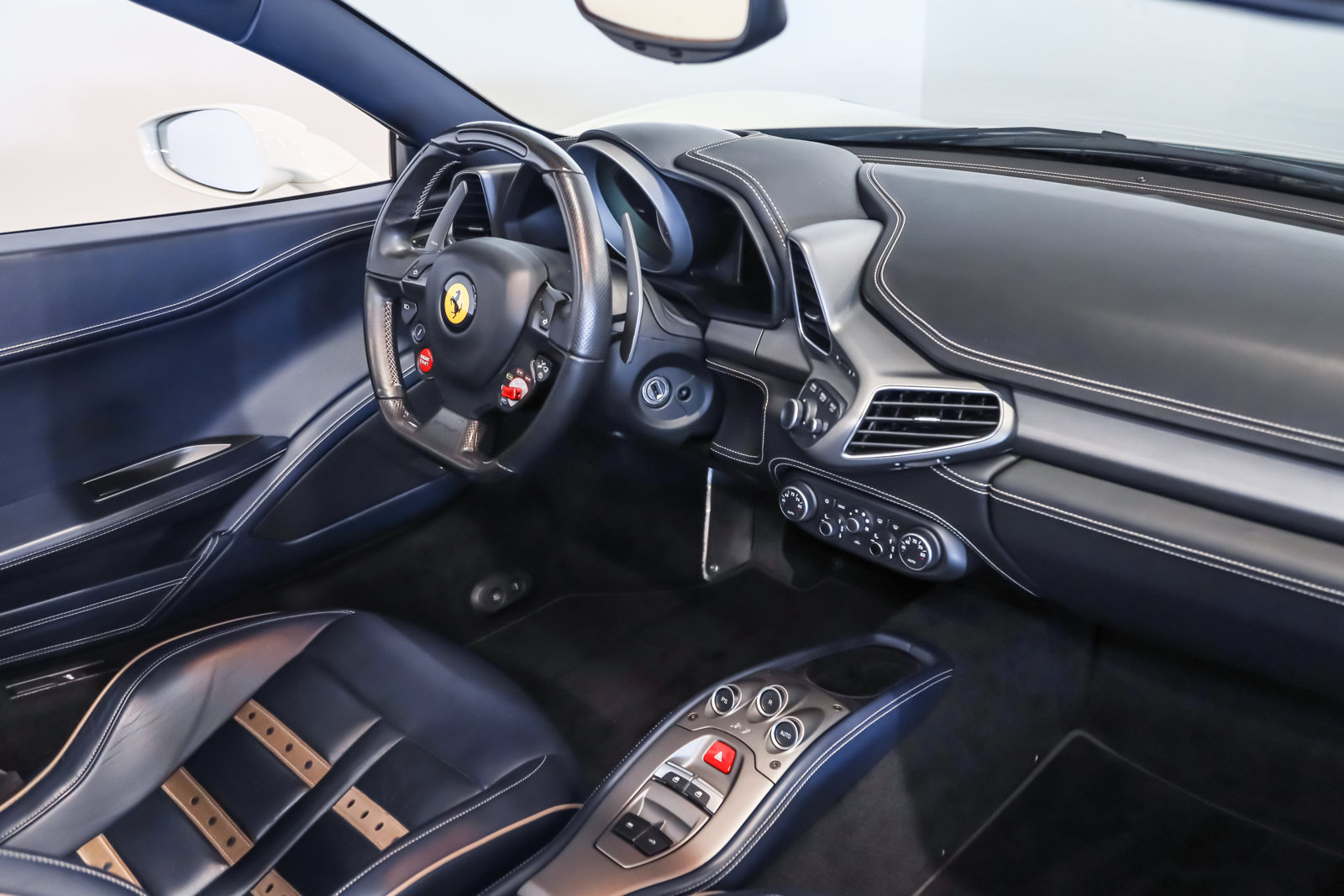 Used 2015 Ferrari 458 Spider RWD image 40