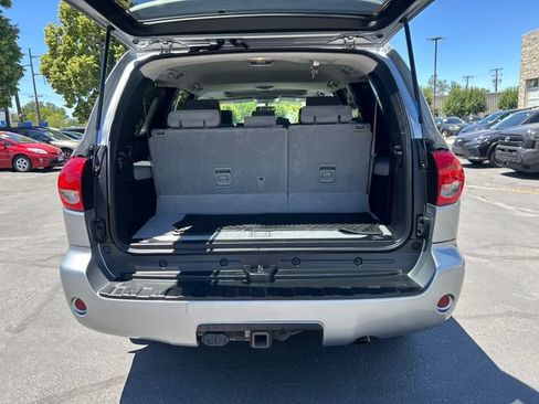 Used 2014 Toyota Sequoia SR5 AWD/4WD image 13
