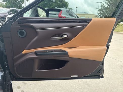 Used 2019 Lexus ES 350 w/ Accessory Package 2 FWD image 10