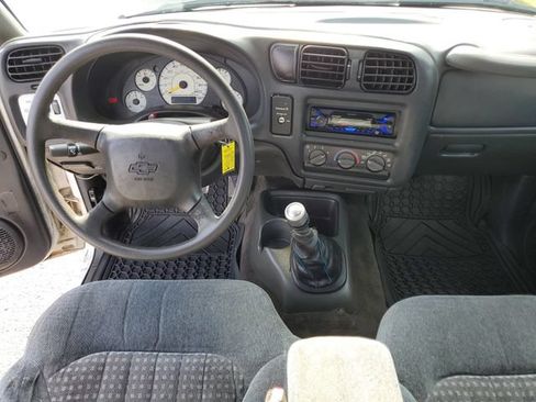 Used 1998 Chevrolet S10 Pickup LS w/ Preferred Equipment Group RWD image 15