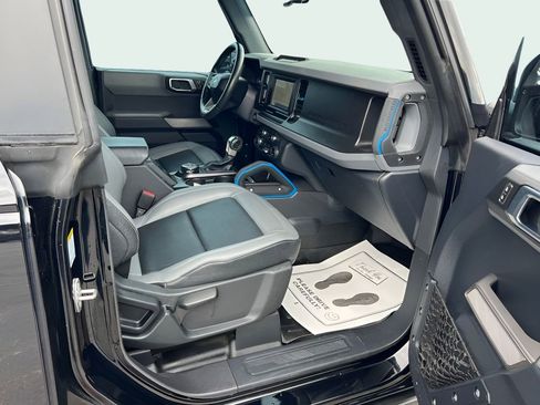Used 2023 Ford Bronco Black Diamond image 19