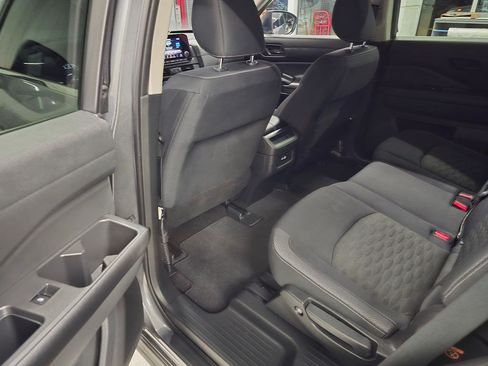 Used 2023 Nissan Pathfinder S FWD image 28