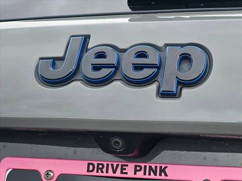 Used 2019 Jeep Grand Cherokee Laredo AWD/4WD image 30