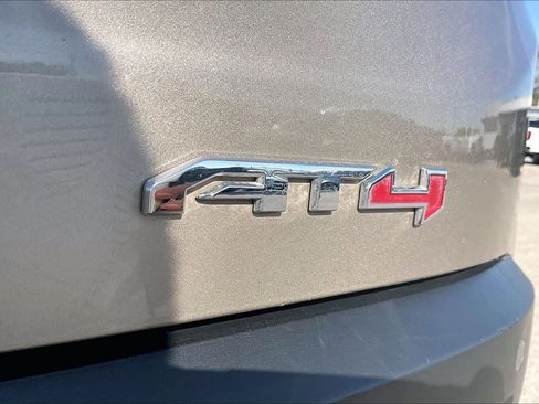 Used 2022 GMC Acadia AT4 w/ Technology Package image 10