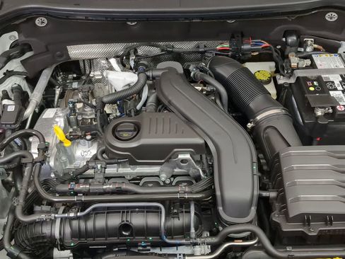 New 2025 Volkswagen Taos SEL image 13