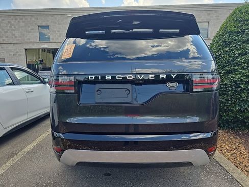 Used 2023 Land Rover Discovery Metropolitan Edition AWD/4WD image 6