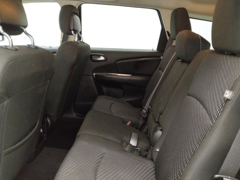 Used 2019 Dodge Journey SE FWD image 18