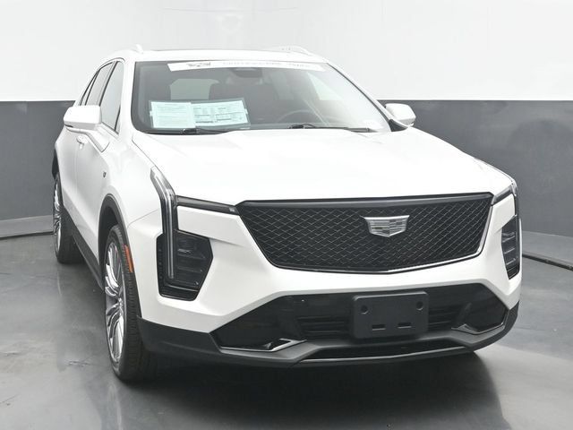 Certified 2024 Cadillac XT4 Premium Luxury AWD/4WD image 3