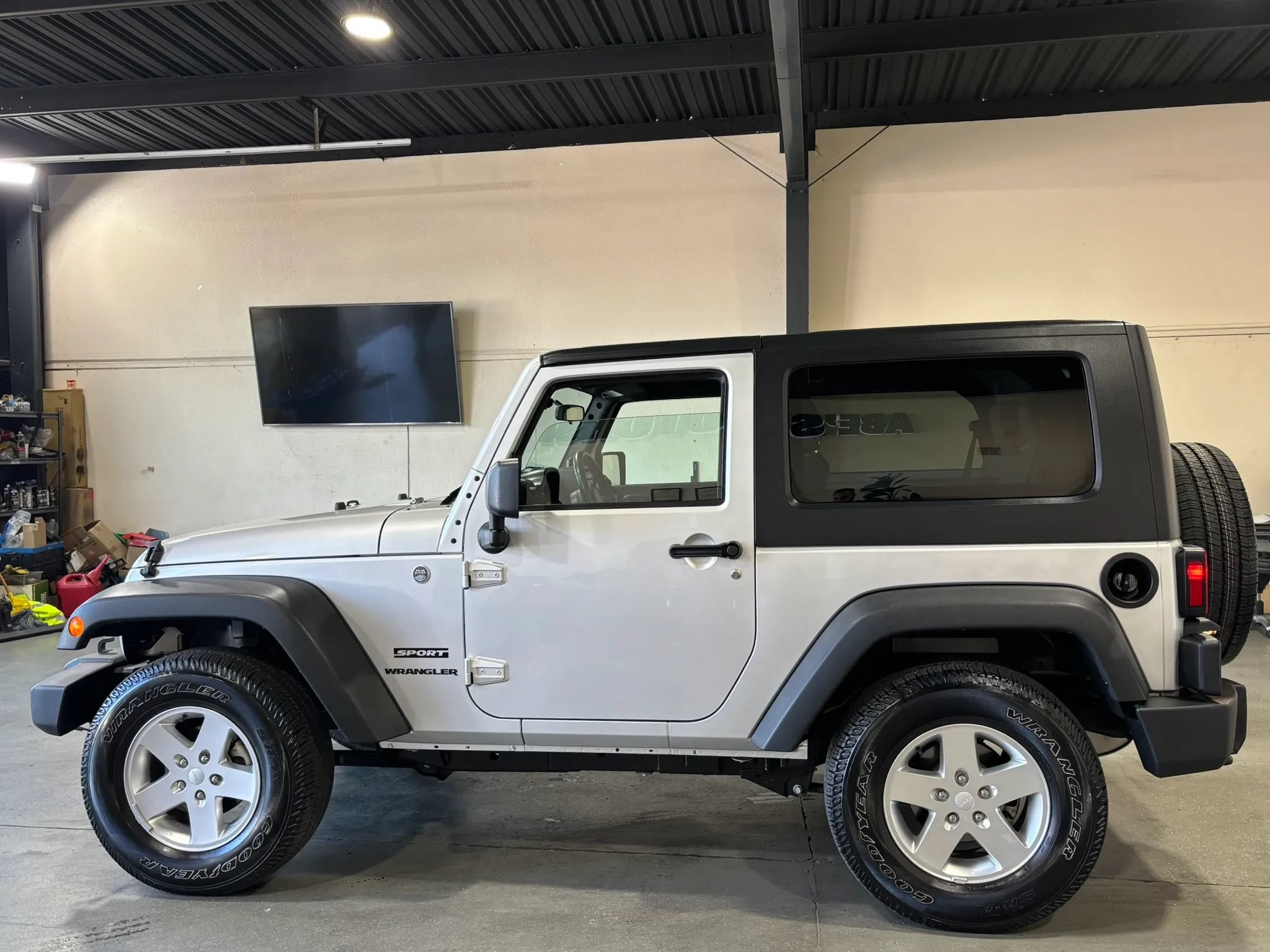 Used 2010 Jeep Wrangler Sport AWD/4WD image 5