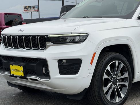 Used 2023 Jeep Grand Cherokee Overland w/ Luxury Tech Group IV RWD image 9