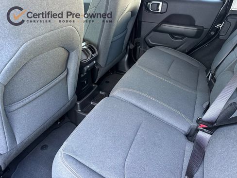Used 2025 Jeep Wrangler Unlimited Sahara w/ Safety Group AWD/4WD image 13