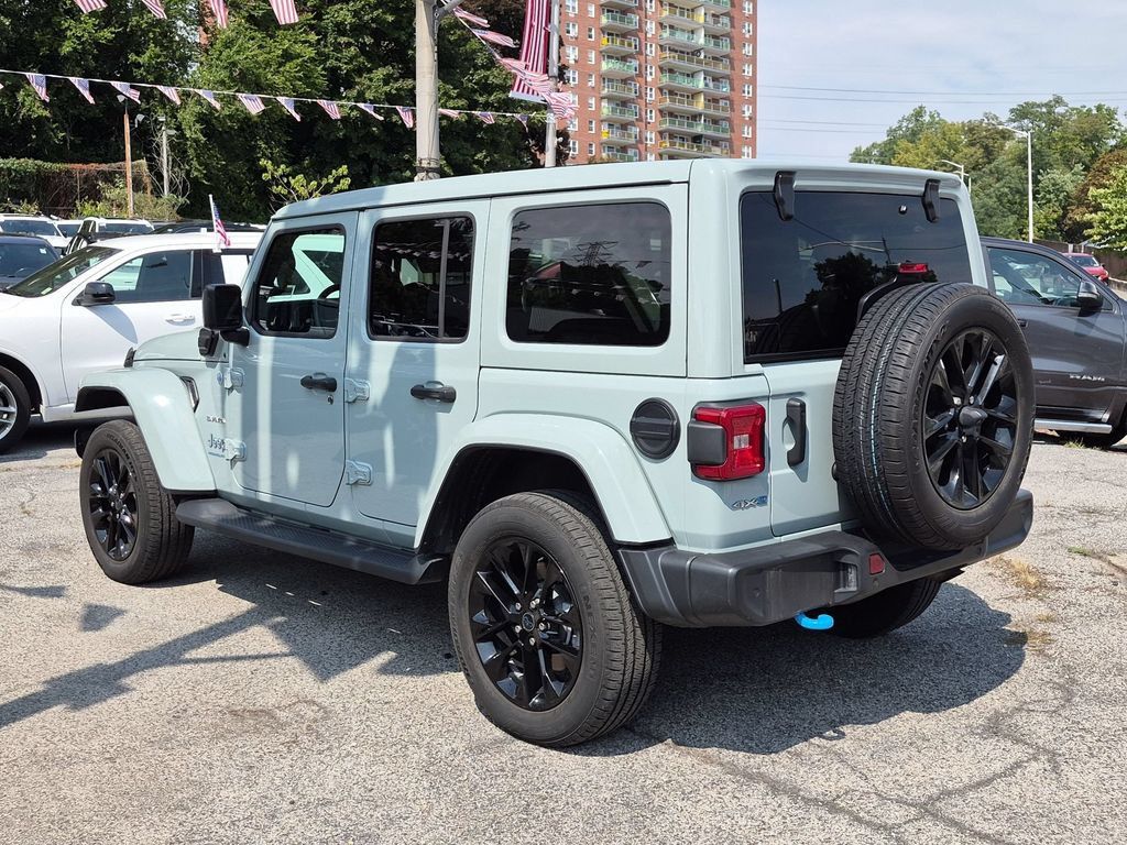 Used 2024 Jeep Wrangler Unlimited Sahara w/ Safety Group AWD/4WD image 8