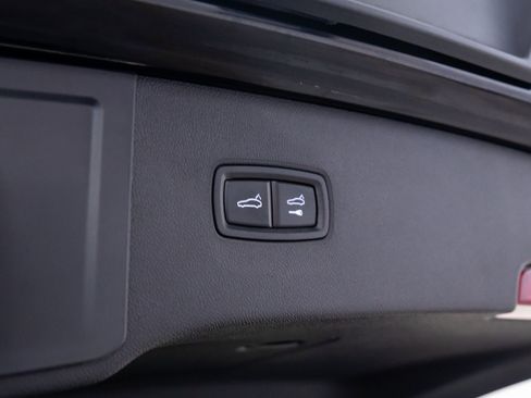 Certified 2025 Porsche Cayenne image 34