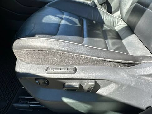 Used 2018 Volkswagen Tiguan SEL Premium AWD/4WD image 34