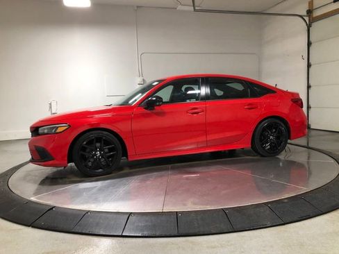 Used 2022 Honda Civic Sport image 4